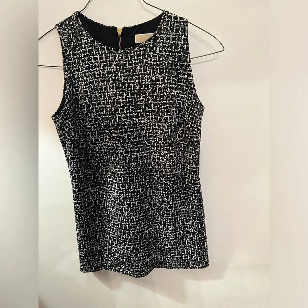 MICHAEL KORS BLACK AND WHITE  SLEEVELESS MINI DRESS
